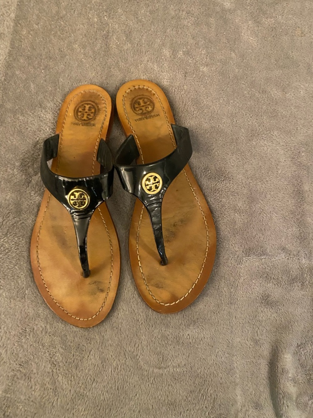 Tory Burch Black Patent Leather Thong Sandals with Gold Logo